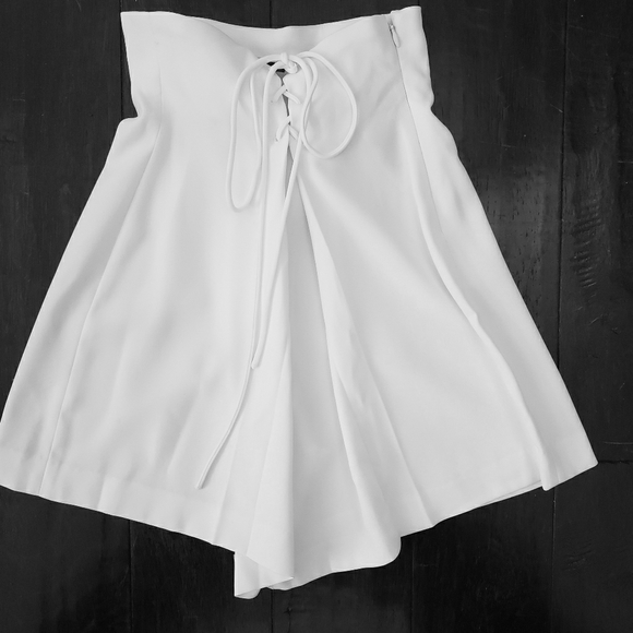 Aritzia Pants - Aritzia Wilfred White Shorts 0